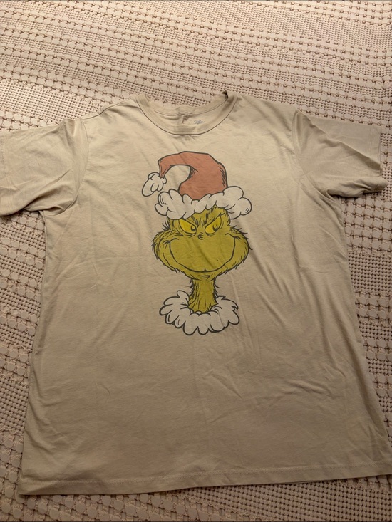 American Eagle Outfitters Tops - A&E Beige oversized Grinch Sleep Graphic Tee Sz S like New 100% Cotton